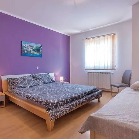 Apartments Klaudija Pula Exterior photo